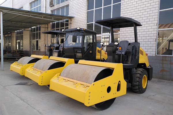 <a href='http://m.uhtunitech.com.cn' target='_blank'>壓路機</a>廠家