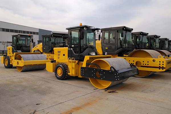 <a href='http://m.uhtunitech.com.cn/product/77.html' target='_blank'>振動壓路機</a>