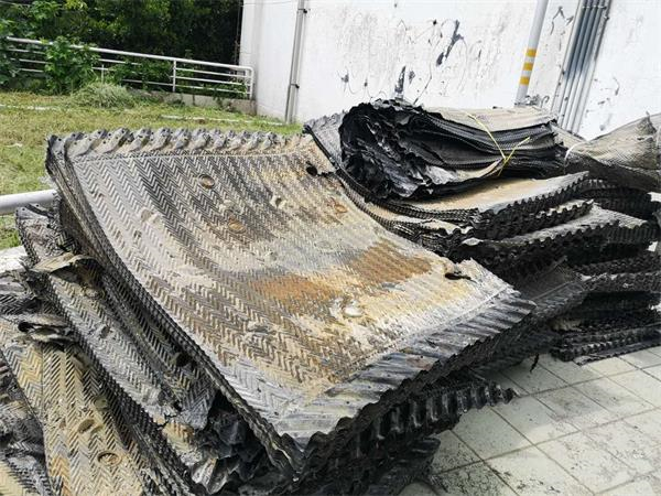 玻璃鋼冷卻塔發生破裂該如何進行預防呢(玻璃鋼冷卻塔噪聲標準)