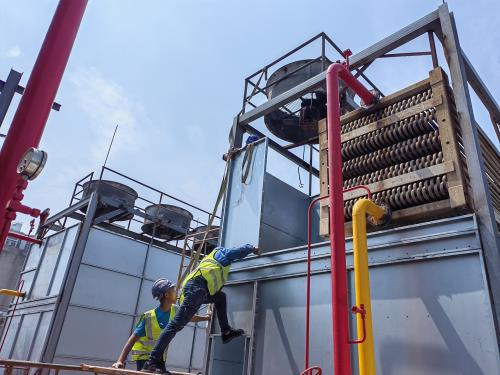 給高溫水冷卻必須采用閉式冷卻塔(柴油機高溫水冷卻