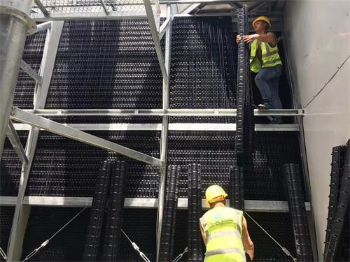 閉式冷卻塔使用中冷水機組壓力高的解決方案(閉式冷