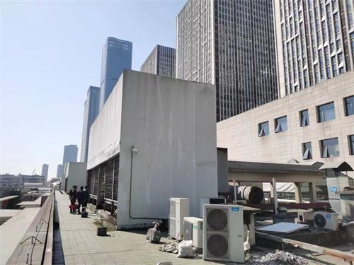 要想知道開式冷卻塔的水是如何冷卻，必須明白其散熱原