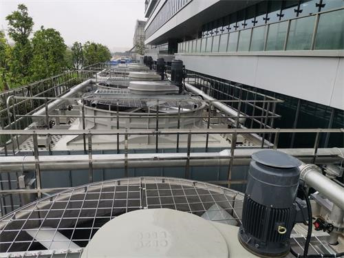 開式冷卻塔中配水系統(tǒng)主要作用有哪些？？(開式冷卻塔工作原理)